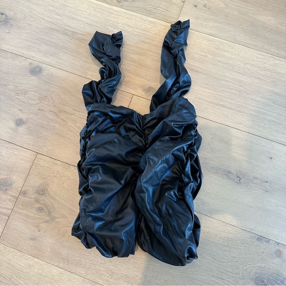 Pretty Little Thing Faux Leather Ruched Leggings 
Perfect condition!! - Picture 2 of 6